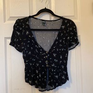 Small wild fable button t shirt black & floral